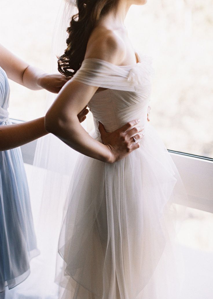 Как надевать свадебное платье