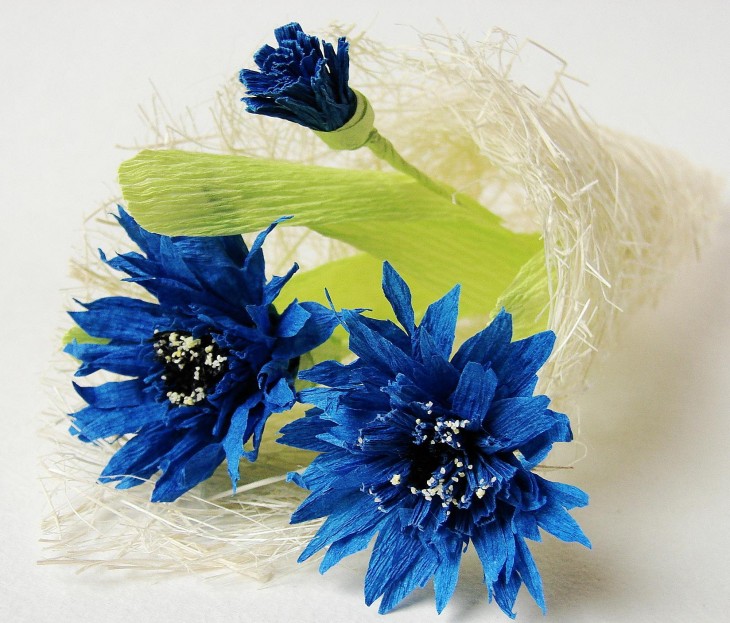 紙の花の作り方 紙テープから花を作る方法 古雑誌のアスター 異形の紙の花の作り方